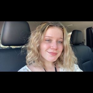 Meet your Posher, Ava